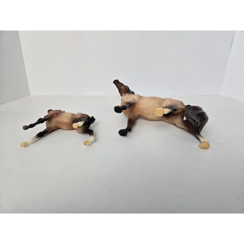 Breyer Model Horse set TSC Wild Mustang Masksa Helaku Mesteno